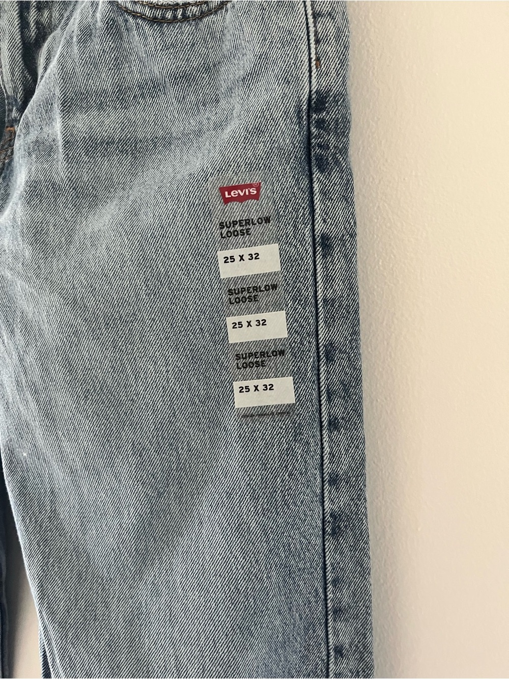 NWT
Levi’s Low Super Pro Women's Jeans size 25x32 - Picture 7 of 13